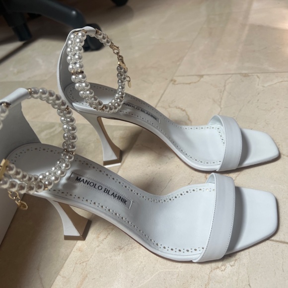 Manolo Blahnik - Picture 8 of 8